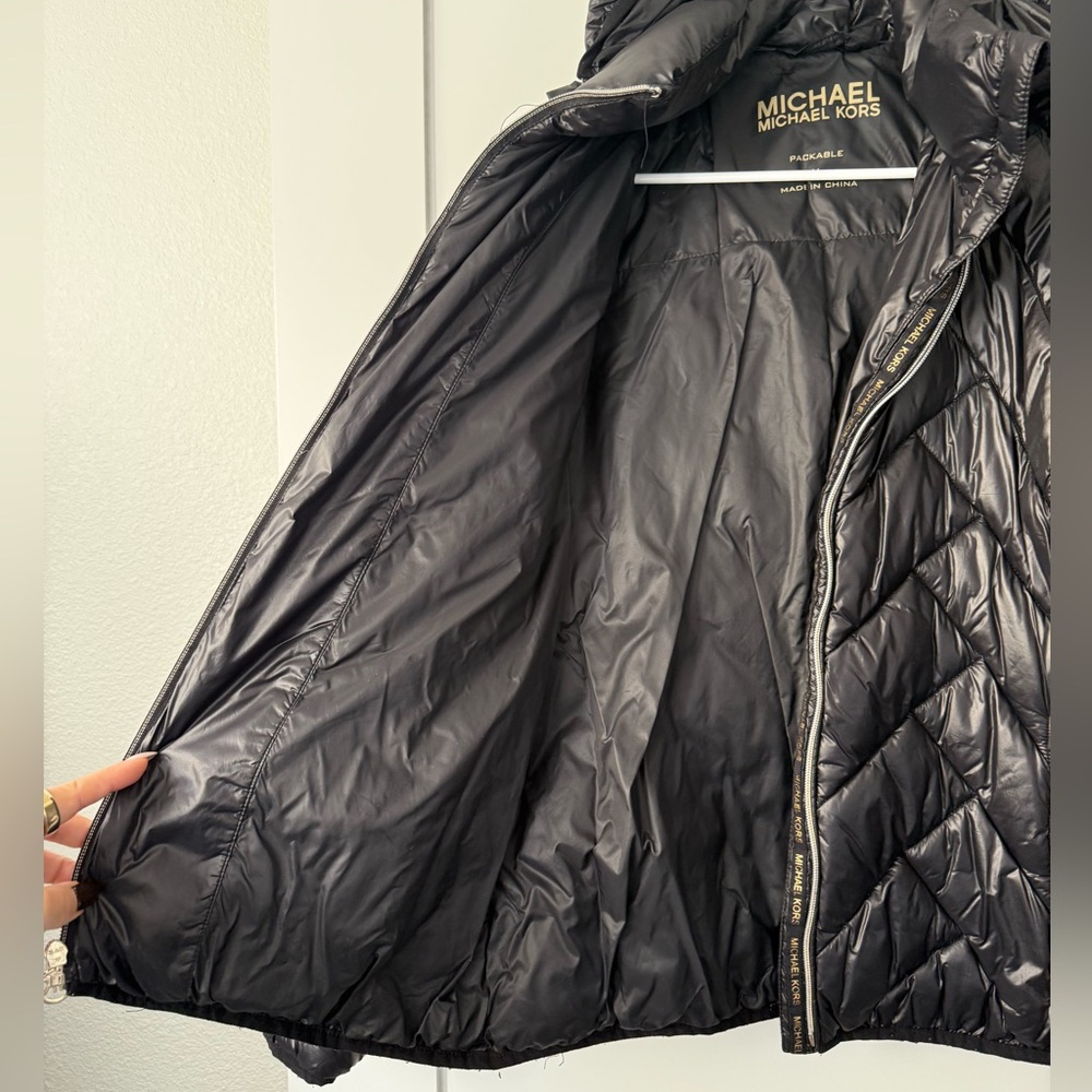 Michael Kors packable quilted puffer jacket - Picture 11 of 11